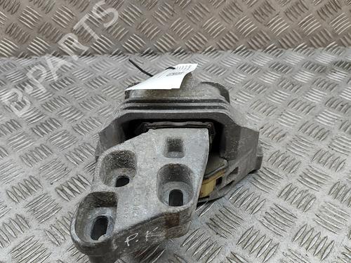 Used Engine mount MERCEDES-BENZ CLA Shooting Brake (X117) CLA 200 CDI / d (117.908) (136 hp) 16872916