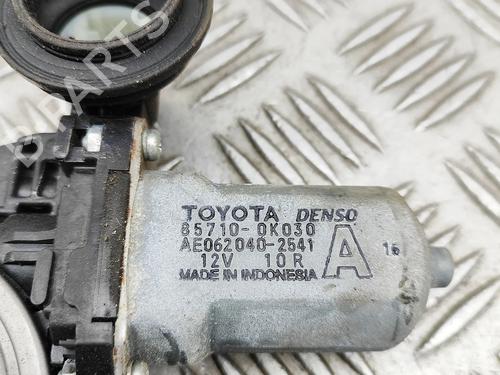 Front right window mechanism TOYOTA HILUX VII Pickup (_N1_, _N2_, _N3_) 3.0 D-4D 4WD (KUN26) | BP32213509C23 