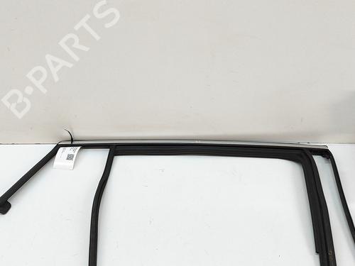 Türzierleiste für INFINITI Q30 1.6 (156 hp) 28564074