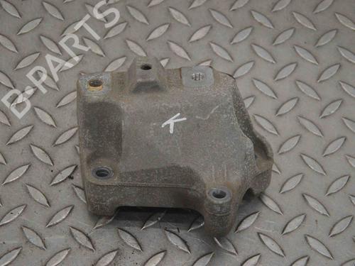 Używane Wspornik / Uchwyt VW GOLF VIII (CD1, DA1) 1.0 TSI (110 hp) 30245075