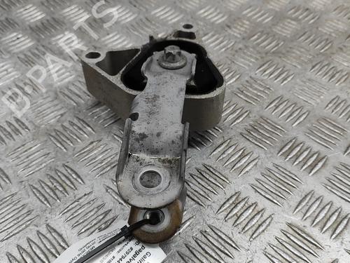Used Engine mount MERCEDES-BENZ CLA Coupe (C117) CLA 220 CDI / d (117.303) (177 hp) 24976651