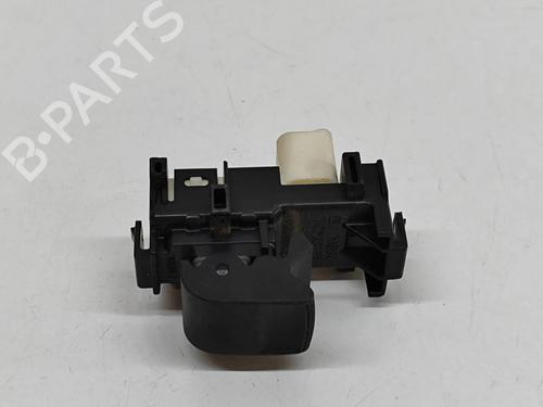 Venstre bagtil elrude kontakt TOYOTA AURIS (_E18_) 1.3 Dual-VVTi (NRE180_, NRE180R) (99 hp) 29458785