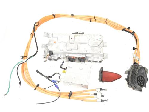 Used Inverter/Converter Inverter/Converter TESLA MODEL S (5YJS) 85D AWD (376 hp) 33342580 33342580