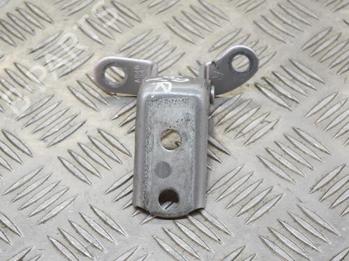 hingedoor-check-strap-toyota-prius-_w5_-2015-2016-2017-2018-2019-2020-2021-2022-27749183 main image