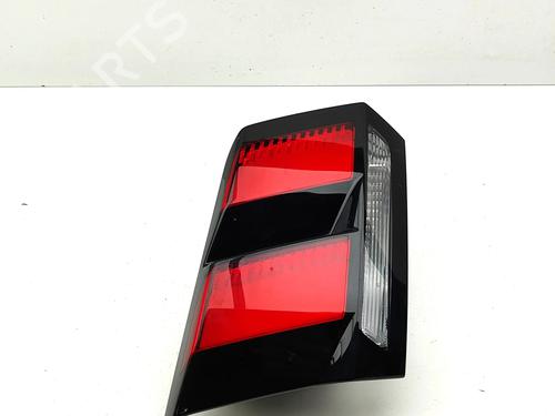 Farolim esquerdo da mala Farolim esquerdo da mala PEUGEOT 3008 II SUV (MC_, MR_, MJ_, M4_) 1.2 THP/ PureTech 130 (MRHNSM, MRHNSU, MRHNSJ, MRHNYW,... (131 hp) 34217975 34217975