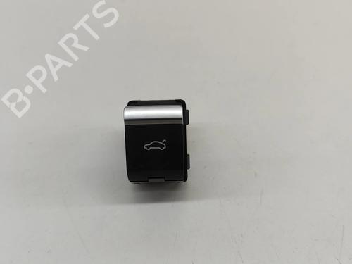 switch-audi-a4-b9-8w2-8wc-2015-24819788 main image