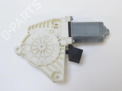 Used Right rear window motor Right rear window motor MERCEDES-BENZ A-CLASS (W169) A 170 (169.032, 169.332) (116 hp) 9864561 9864561