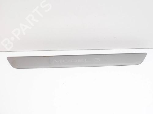 Trinnbrett TESLA MODEL 3 (5YJ3) EV (283 hp) 27756701