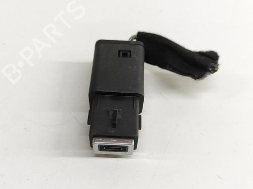 Used Electronic module PEUGEOT 5008 III e-210 (213 hp) 28045835