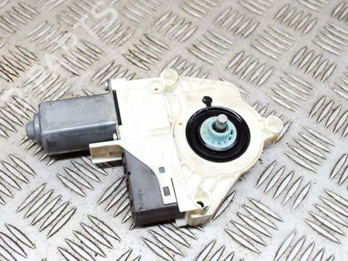 Right front window motor LAND ROVER DISCOVERY III (L319) 2.7 TD 4x4 | BP8843373E20 