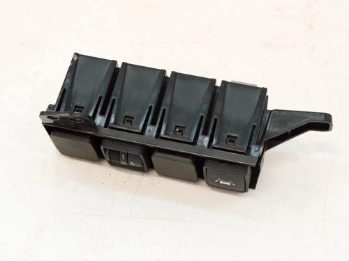 Used Switch NISSAN QASHQAI II (J11, J11_) 1.2 DIG-T (115 hp) 6750703