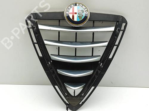 Used Grille ALFA ROMEO GIULIETTA (940_) 1.6 JTDM (940FYB11, 940FYB1A, 940FYF11, 940FYF1A) (120 hp) 30621433