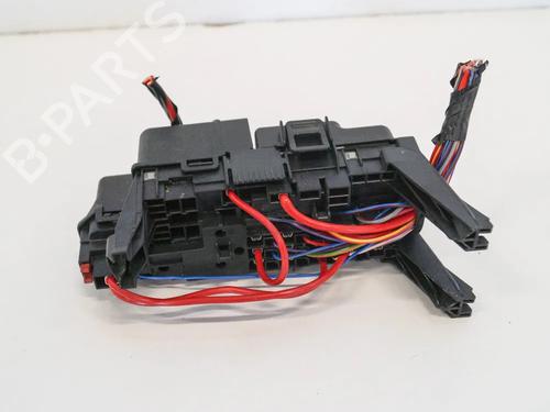 Used Fuse box Fuse box VOLVO V60 I (155) D3 / D4 (163 hp) 6741564 6741564