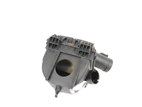 Used Air filter box BMW i8 (I12) hybrid (231 hp) 30208557