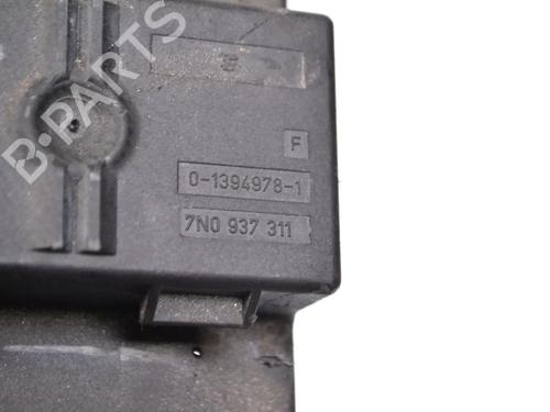 Fuse box VW PASSAT B7 Variant (365) 1.6 TDI | BP33348401E1  - Image 6