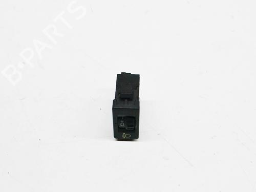 Used Switch PEUGEOT 3008 I MPV (0U_) 1.6 HDi 115 / BlueHDi 115 (116 hp) 10400960