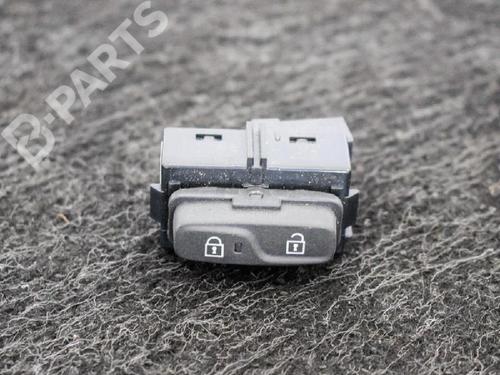 Used Switch VOLVO V40 Hatchback (525) D2 (114 hp) 6719965