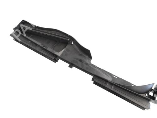 Used Grille VW T-ROC (A11, D11) 1.5 TSI (150 hp) 30243307