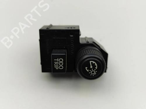switch-toyota-land-cruiser-prado-_j15_-2009-26239804 main image