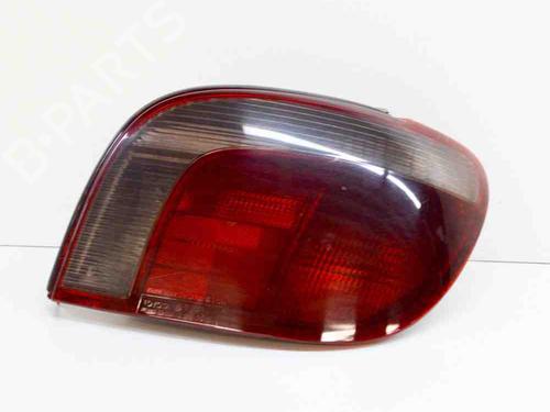 Używane Lampa tylna prawa TOYOTA YARIS (_P1_) 1.4 D-4D (NLP10_, NLP10R) (75 hp) 14641482