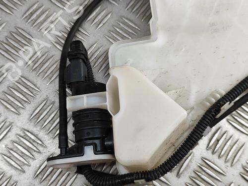 Windscreen washer tank PEUGEOT 5008 II (MC_, MJ_, MR_, M4_) 1.5 BlueHDi 130 (MCYHZJ, MCYHZR, MCYHZX) | BP28676442C113