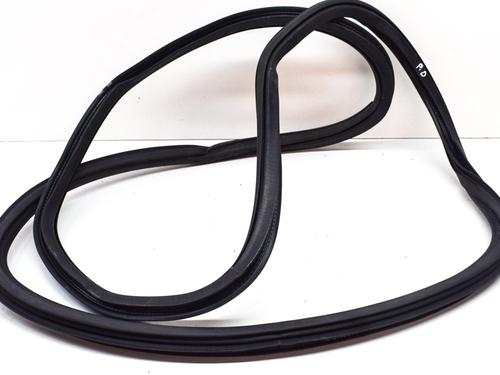 Used Rubber door seal AUDI Q5 (FYB, FYG) 40 TDI Mild Hybrid quattro (204 hp) 27762376