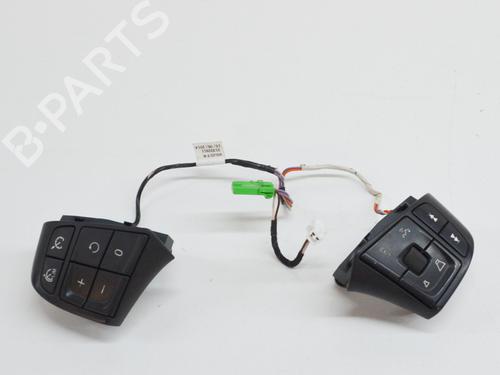 Used Steering wheel controls VOLVO V60 I (155) D3 (136 hp) 10673766