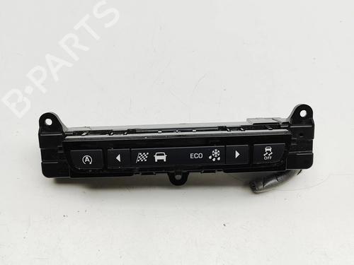 Used Switch JAGUAR F-PACE (X761) 2.0 TD4 AWD (180 hp) 30621386