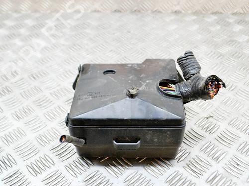 Used Fuse box OPEL FRONTERA B (U99) 2.2 DTI (6B_ZC, 6B_VF, 6B_66, 6B_76) (116 hp) 28732532