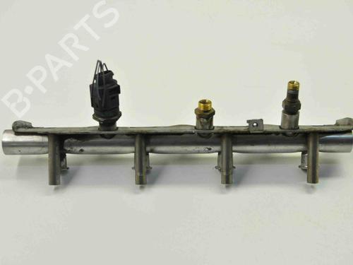 Used Injection rail AUDI TT (8J3) 2.0 TFSI (211 hp) 30233194
