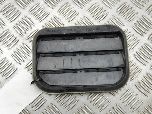 Used Grille Grille VOLVO V70 III (135) D4 (181 hp) 33375901 33375901
