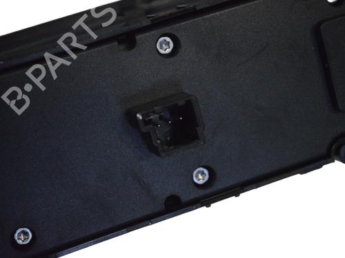 Right front window switch TESLA MODEL S (5YJS) 75 | BP33359278I26 - Image 4