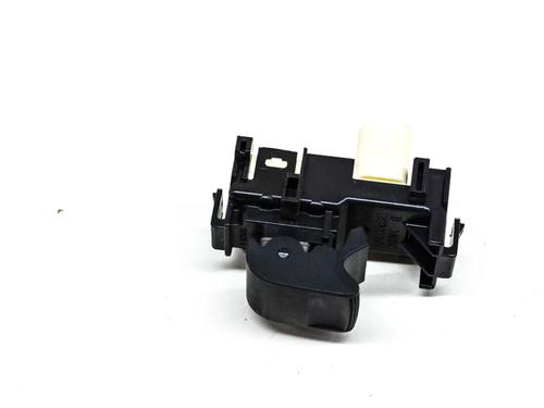 Used Right rear window switch TOYOTA YARIS (_P13_) 1.5 Hybrid (NHP130_) (101 hp) 8353650