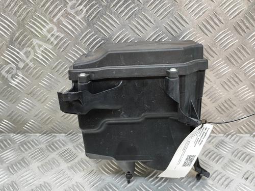 Used Fuse box Fuse box MERCEDES-BENZ E-CLASS T-Model (S213) E 220 d 4-matic (213.205) (194 hp) 25615693 25615693
