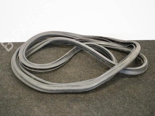 Used Rubber door seal BMW 4 Gran Coupe (F36) 435 d xDrive (313 hp) 14667816