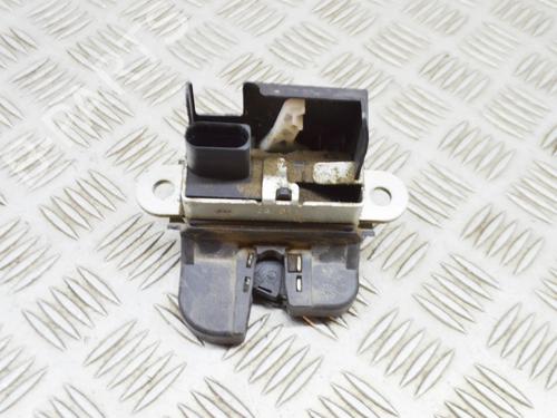 Used Tailgate lock SKODA YETI (5L) 1.2 TSI (105 hp) 15377212