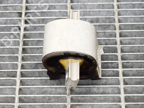 Used Gearbox mount Gearbox mount MERCEDES-BENZ C-CLASS (W205) C 220 BlueTEC / d (205.003) (163 hp) 6747536 6747536