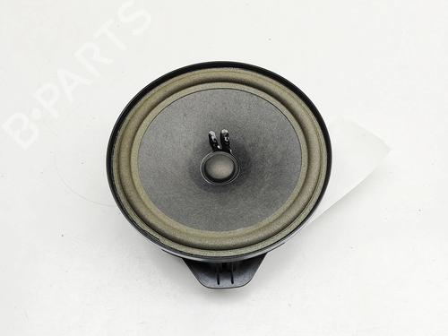 speaker-mercedes-benz-gla-h247-2020-33380313 main image