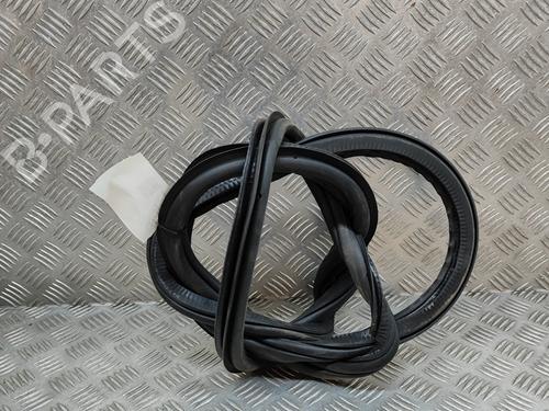 Used Rubber door seal SKODA SUPERB III (3V3) 2.0 TSI (220 hp) 21809380