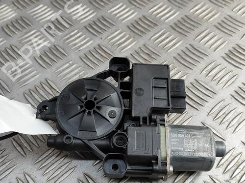 Vindusheismotor venstre bak SKODA KAROQ (NU7, ND7) 1.0 TSI (110 hp) 28546404
