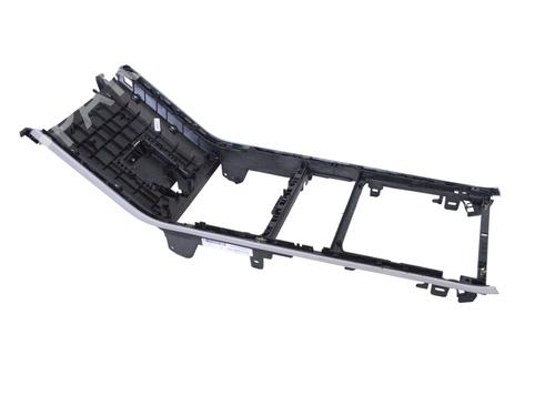 Used Middle console Middle console LAND ROVER RANGE ROVER VELAR (L560) 2.0 D180 TD4 4x4 (180 hp) 33358004 33358004