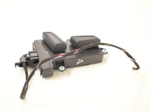 Used Electronic module Electronic module SKODA SUPERB II (3T4) 2.0 TDI (170 hp) 33338837 33338837