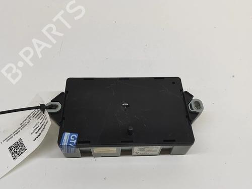 Used Fuse box LAND ROVER RANGE ROVER VELAR (L560) 2.0 D180 TD4 4x4 (180 hp) 25615996