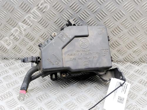 Used Fuse box Fuse box 38706837 38706837