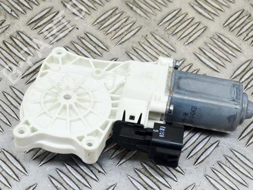 Rudehejsemotor bagstkærm højre LAND ROVER RANGE ROVER VELAR (L560) 2.0 P300 Si4 4x4 (300 hp) 8144831