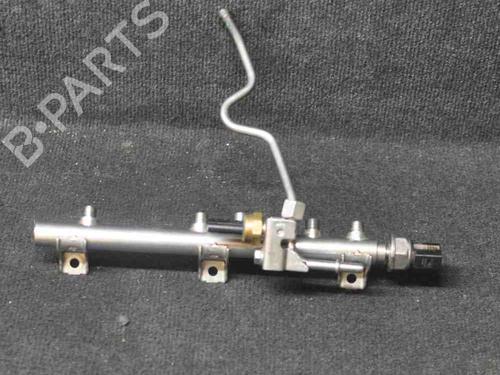 Used Injection rail BMW 3 (E90) 320 i (150 hp) 6726382