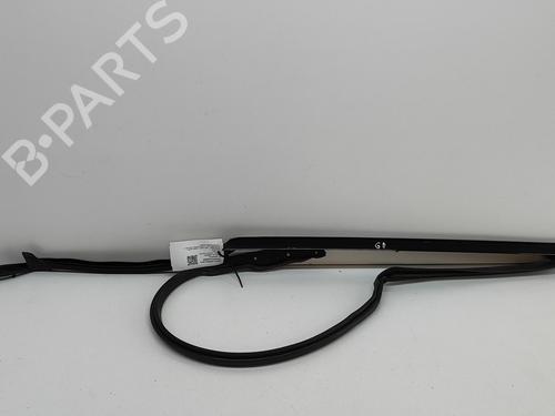 Used Door moulding trim LAND ROVER RANGE ROVER VELAR (L560) 2.0 D180 TD4 4x4 (180 hp) 21187981
