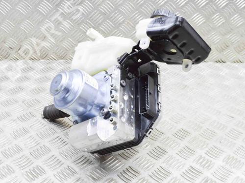 Used Servo brake VOLVO XC60 II (246) B4 Mild-Hybrid AWD (197 hp) 27762138