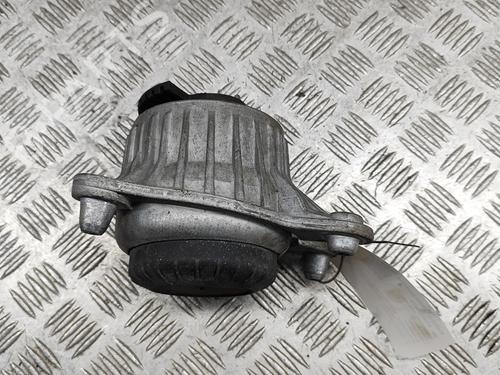 Used Engine mount MERCEDES-BENZ C-CLASS (W205) C 350 e (205.047) (279 hp) 30154982