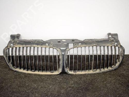 Used Grille BMW 7 (E65, E66, E67) 730 Ld (231 hp) 6746256